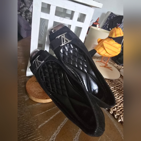 Vintage Louis Vuitton shoes. - Picture 7 of 17